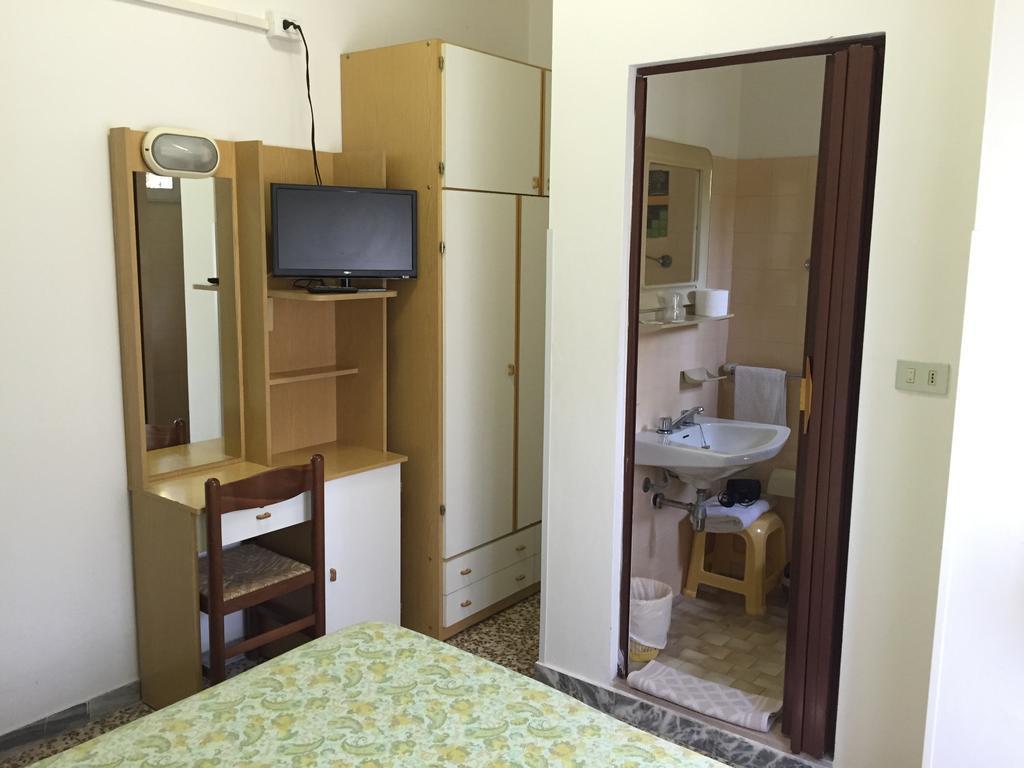 Hotel Toledo Rimini Oda fotoğraf