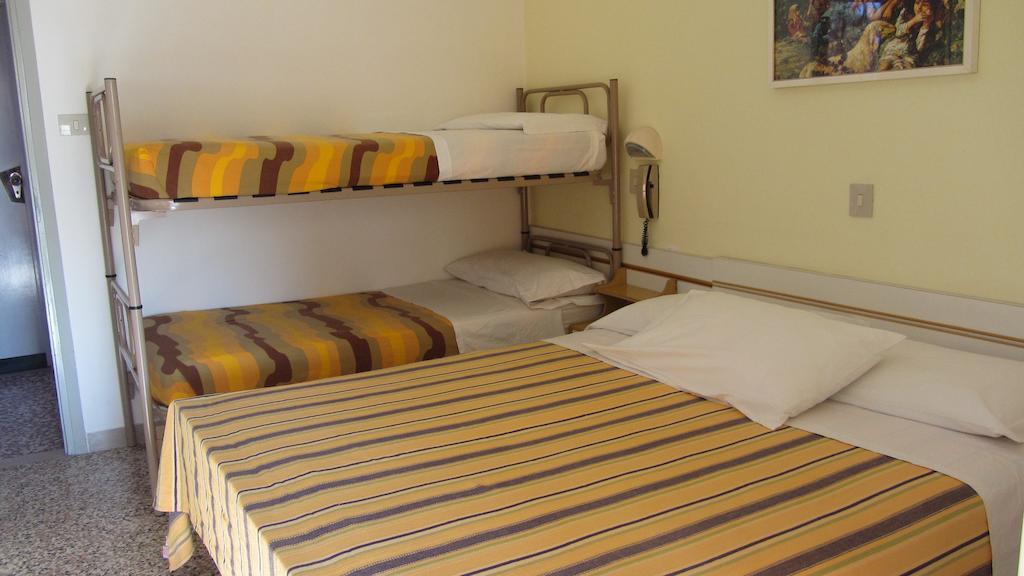 Hotel Toledo Rimini Oda fotoğraf