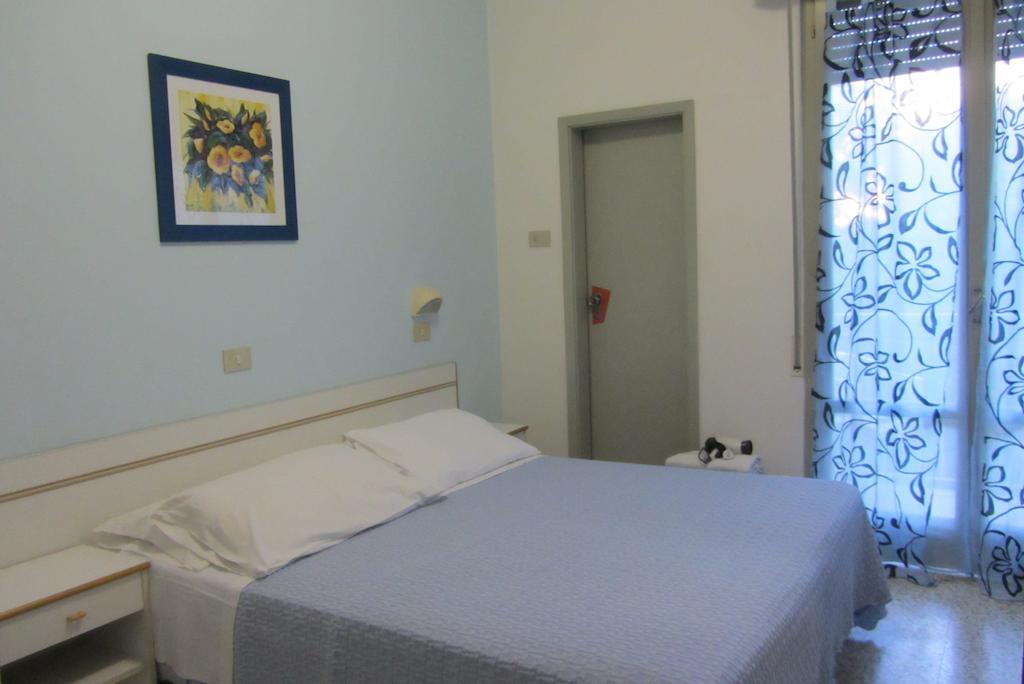Hotel Toledo Rimini Oda fotoğraf